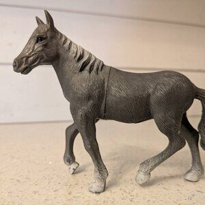 GREENBRIER INTERNATIONAL 4.5� X 5.5� GRAY GREY STALLION HORSE FIGURE 042721